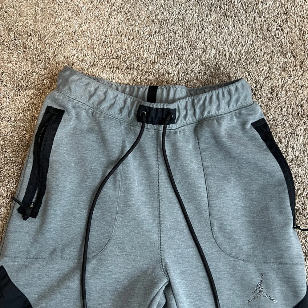 Air Jordan Grey Black Dri-Fit Statement Jogger Sweatpants Small Slim Fit Active